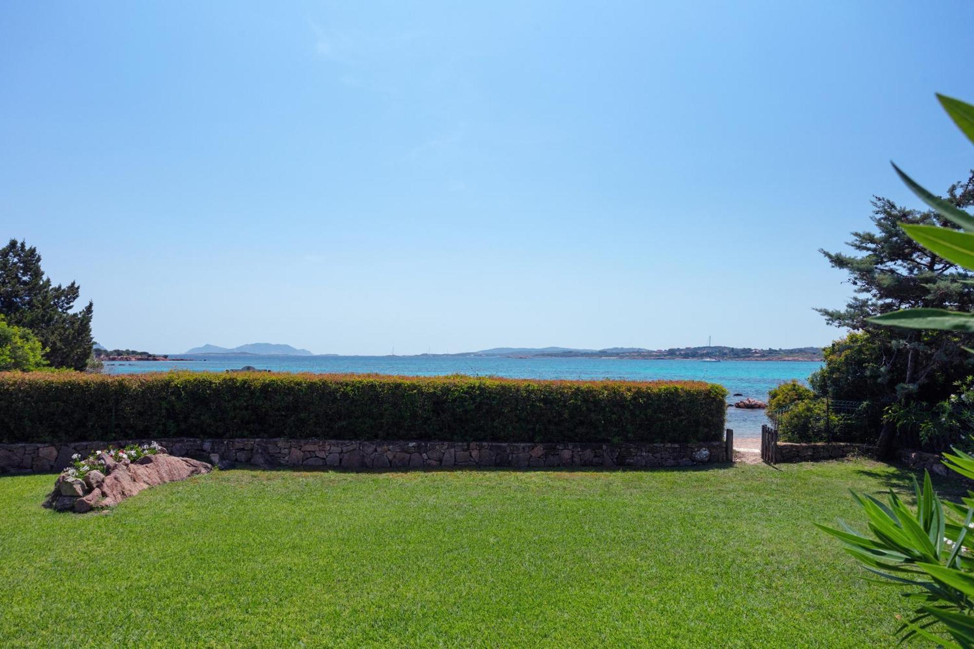 Baia Dorata Beach Apartment Porto Istana المظهر الخارجي الصورة