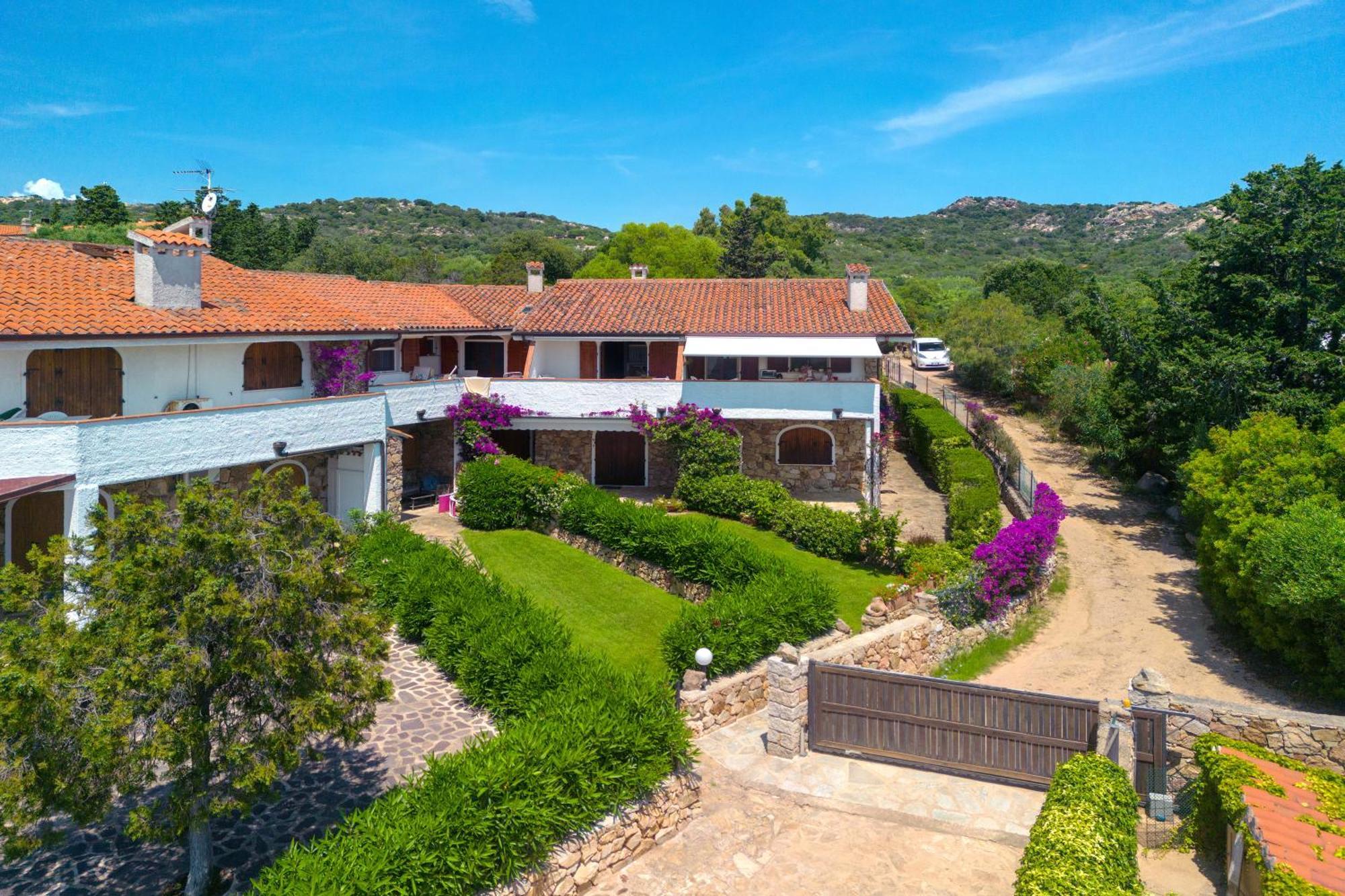 Baia Dorata Beach Apartment Porto Istana المظهر الخارجي الصورة