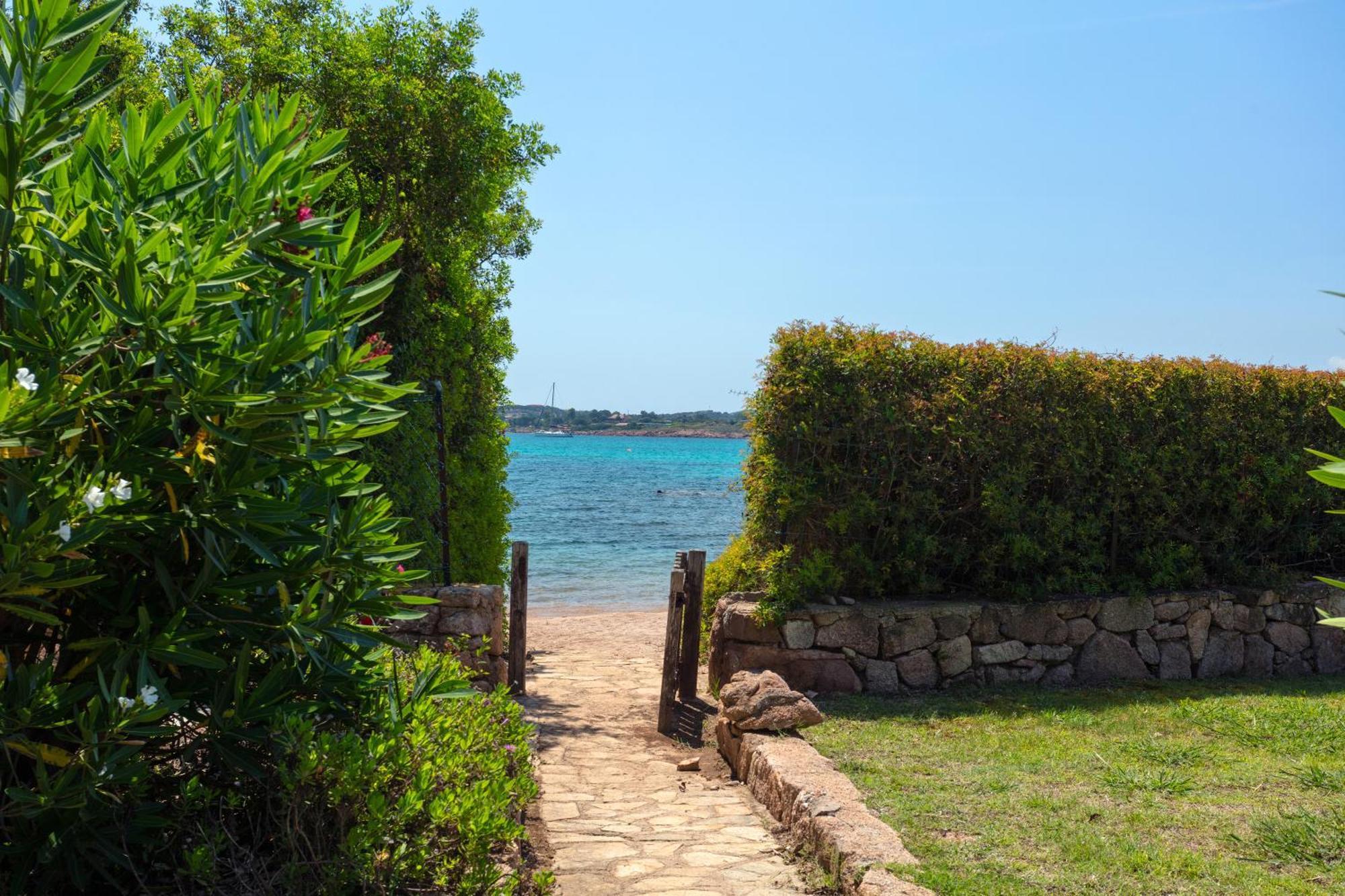 Baia Dorata Beach Apartment Porto Istana المظهر الخارجي الصورة